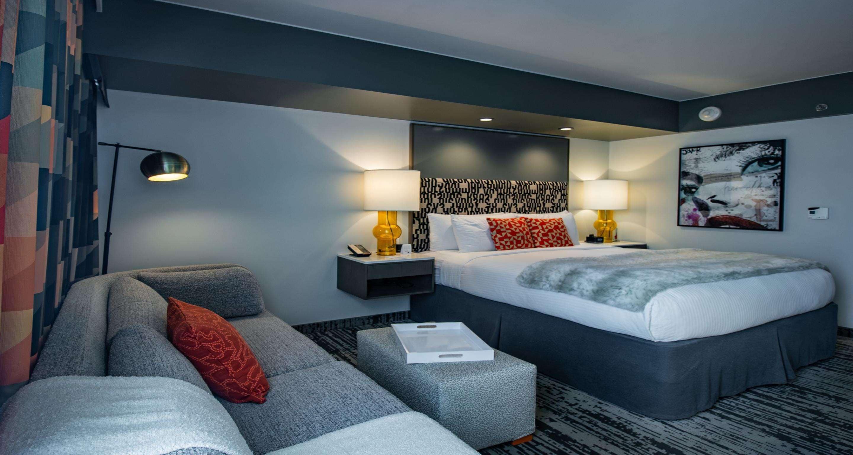 standard room, 1 king bed, non smoking (walk-in shower;with sofabed) | 1 bedroom, premium bedding, down duvets, pillow-top beds