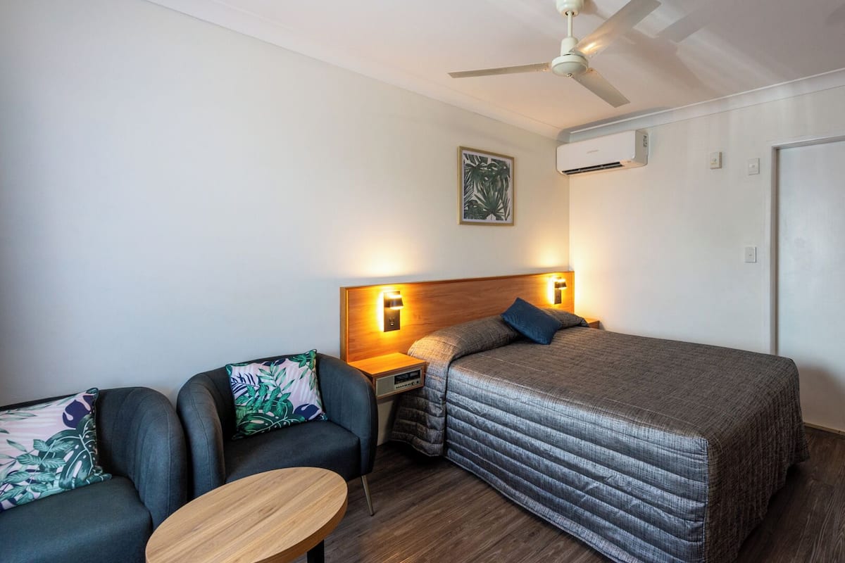 Standard Suite, 1 Bedroom | Desk, iron/ironing board, free WiFi, bed sheets
