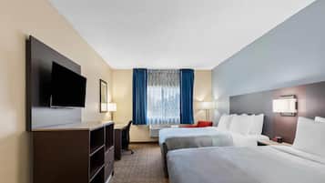 Habitación, 2 camas Queen size | Escritorio, tabla de planchar con plancha, wifi gratis y ropa de cama