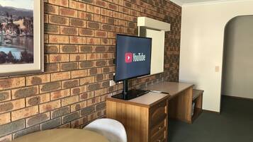 Standard Spa Twin Room - 1 Queen Bed and 1 Single Bed | Desk, soundproofing, iron/ironing board, free WiFi