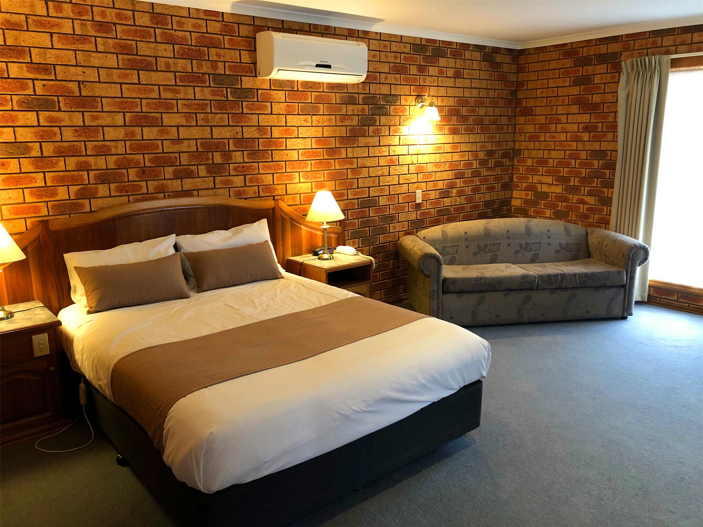 2 Bedroom Family Spa Suite | Desk, laptop workspace, soundproofing, iron/ironing board