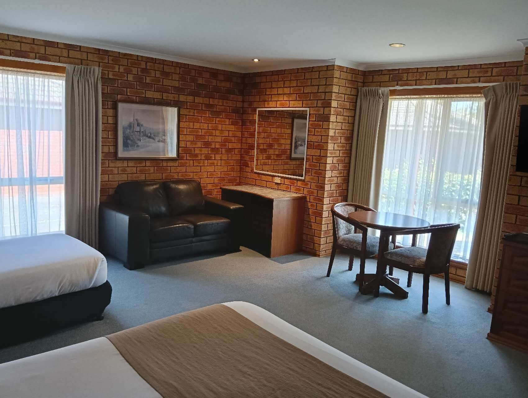 行政套房, 1 間臥室, 按摩浴缸 (Executive Spa Suite) | 書桌、隔音、熨斗/熨衫板、免費 Wi-Fi