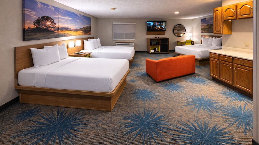 Days Inn by Wyndham Sturgis