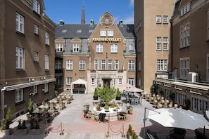 Esterni