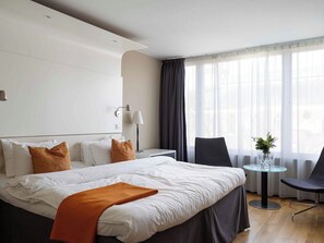 Dobbeltrom – superior | Minibar, safe på rommet, skrivebord og blendingsgardiner