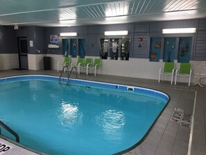 H��ồ bơi trong nhà 