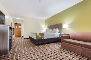 Standard Room, 1 King Bed, Non Smoking | Desk, laptop workspace, blackout curtains, iron/ironing board