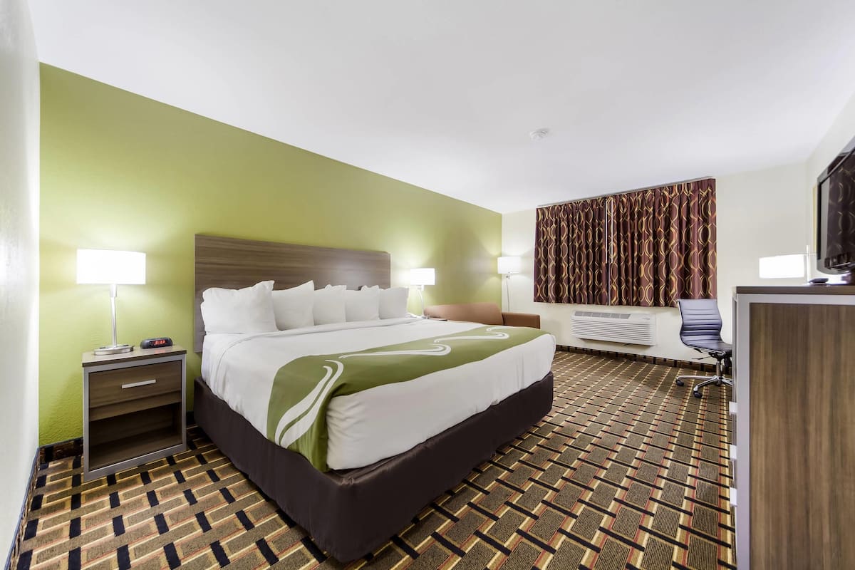 Chambre Standard, 1 trĂšs grand lit, non-fumeur | Bureau, espace de travail pour ordinateurs portables