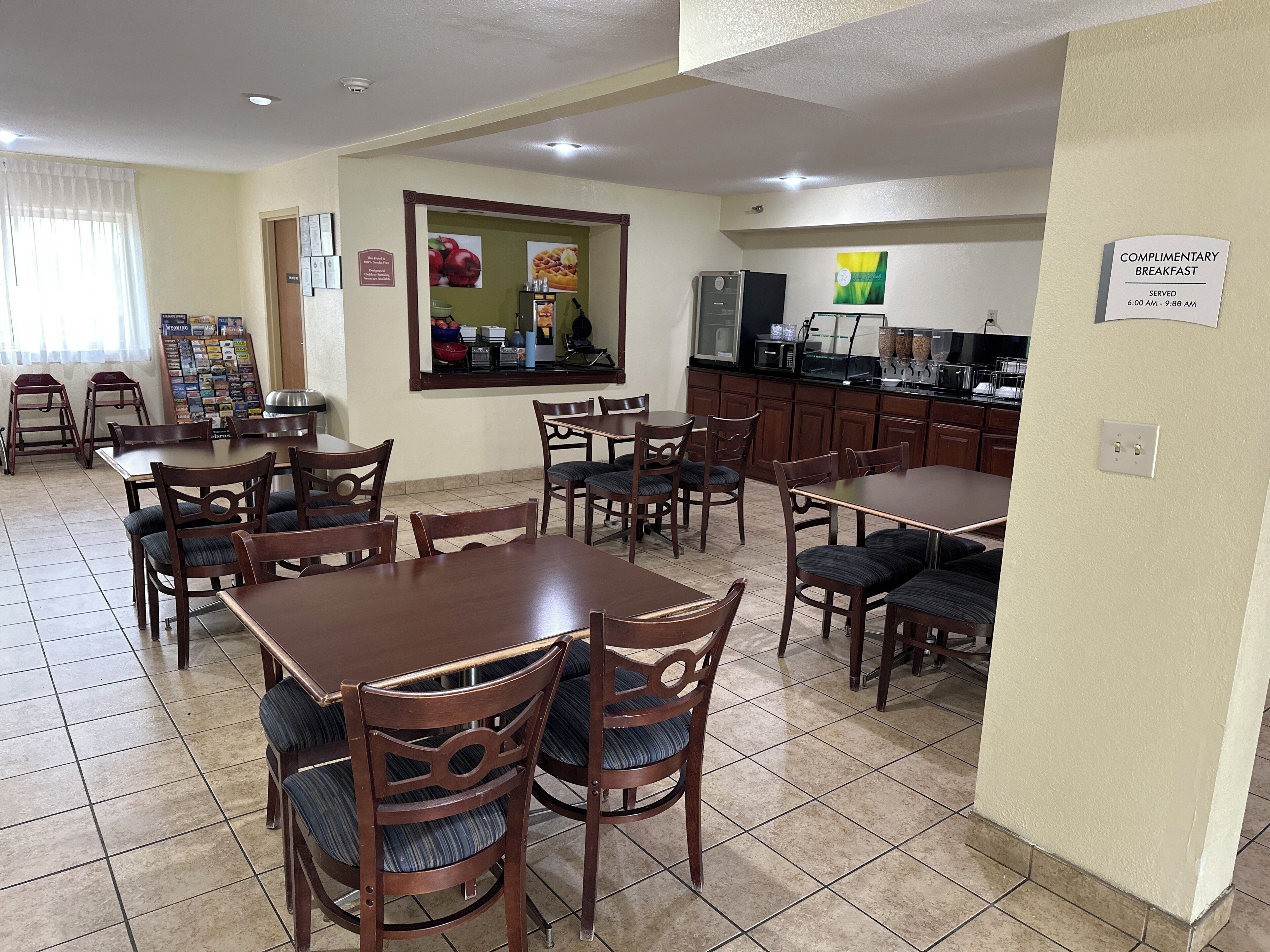 فطور أوروبي مجانًا يوميًا