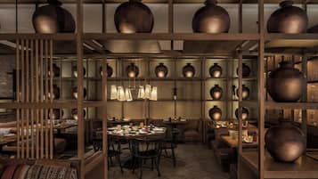 2 restaurantes; se sirven desayunos, comidas, cenas y brunch