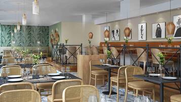 Breakfast, lunch, dinner served; international cuisine, alfresco dining