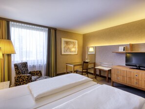 1 bedroom, hypo-allergenic bedding, in-room safe, desk