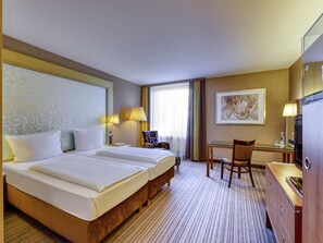 1 bedroom, hypo-allergenic bedding, in-room safe, desk