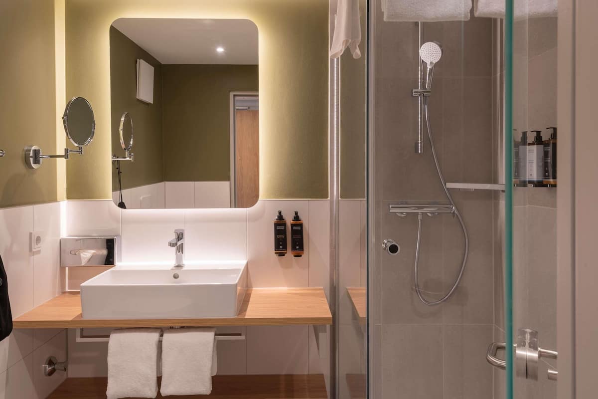 1 chambre, literie hypoallergénique, coffres-forts dans les chambres