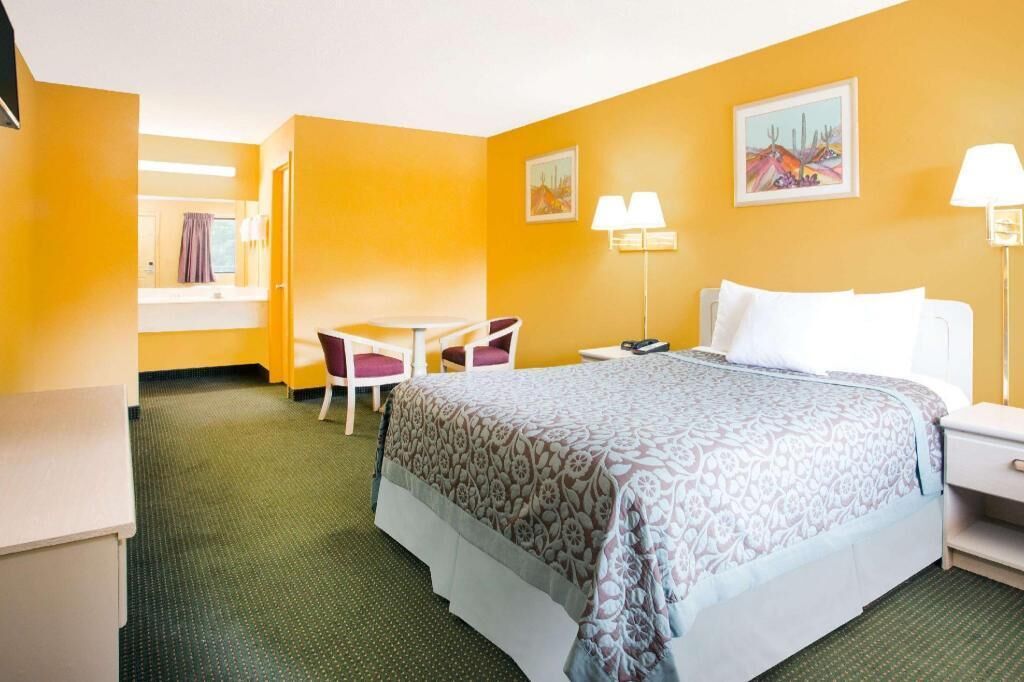Blackout drapes, iron/ironing board, free WiFi, bed sheets