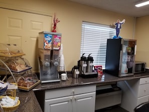 Coffee service - Days Inn by Wyndham Camilla (Camilla)