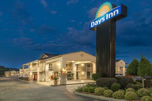 Exterior - Days Inn by Wyndham Shorter (Shorter)