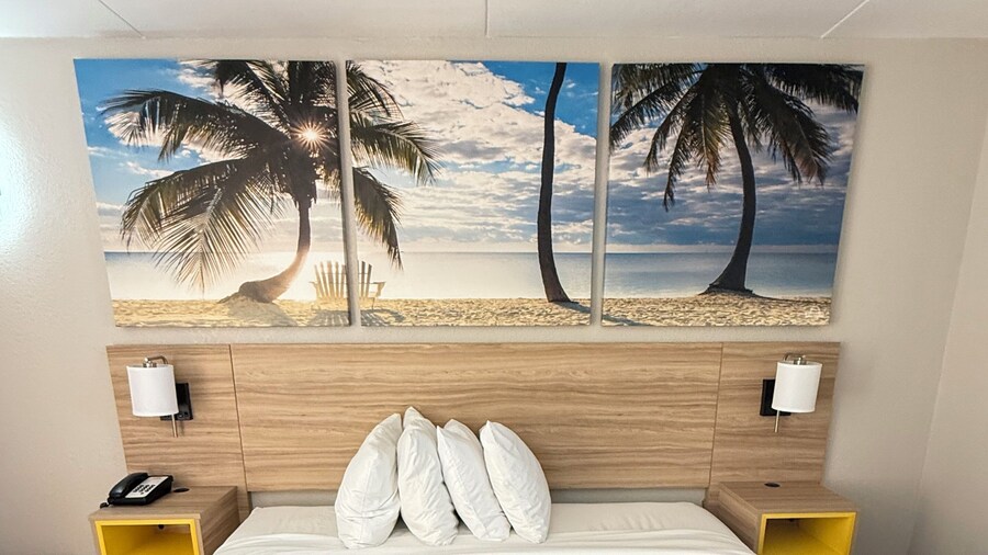 Days Inn by Wyndham Shorter