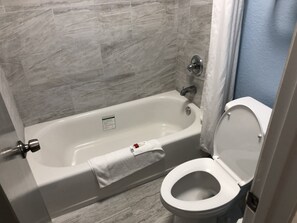 Amenidades de baño gratuitas y toallas 