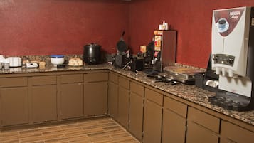 Ókeypis morgunverðarhlaðborð daglega