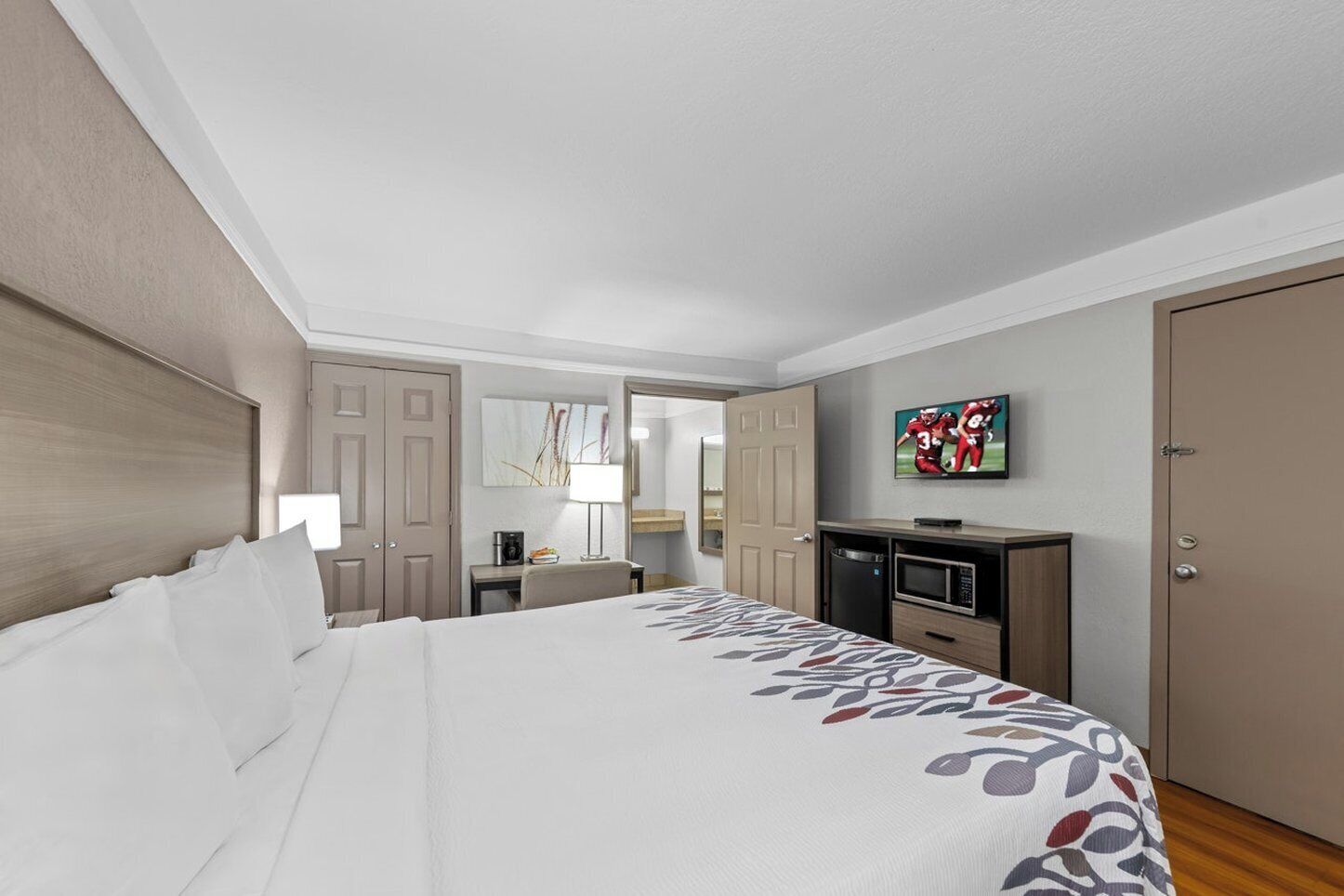 Desk, blackout drapes, iron/ironing board, free cribs/infant beds