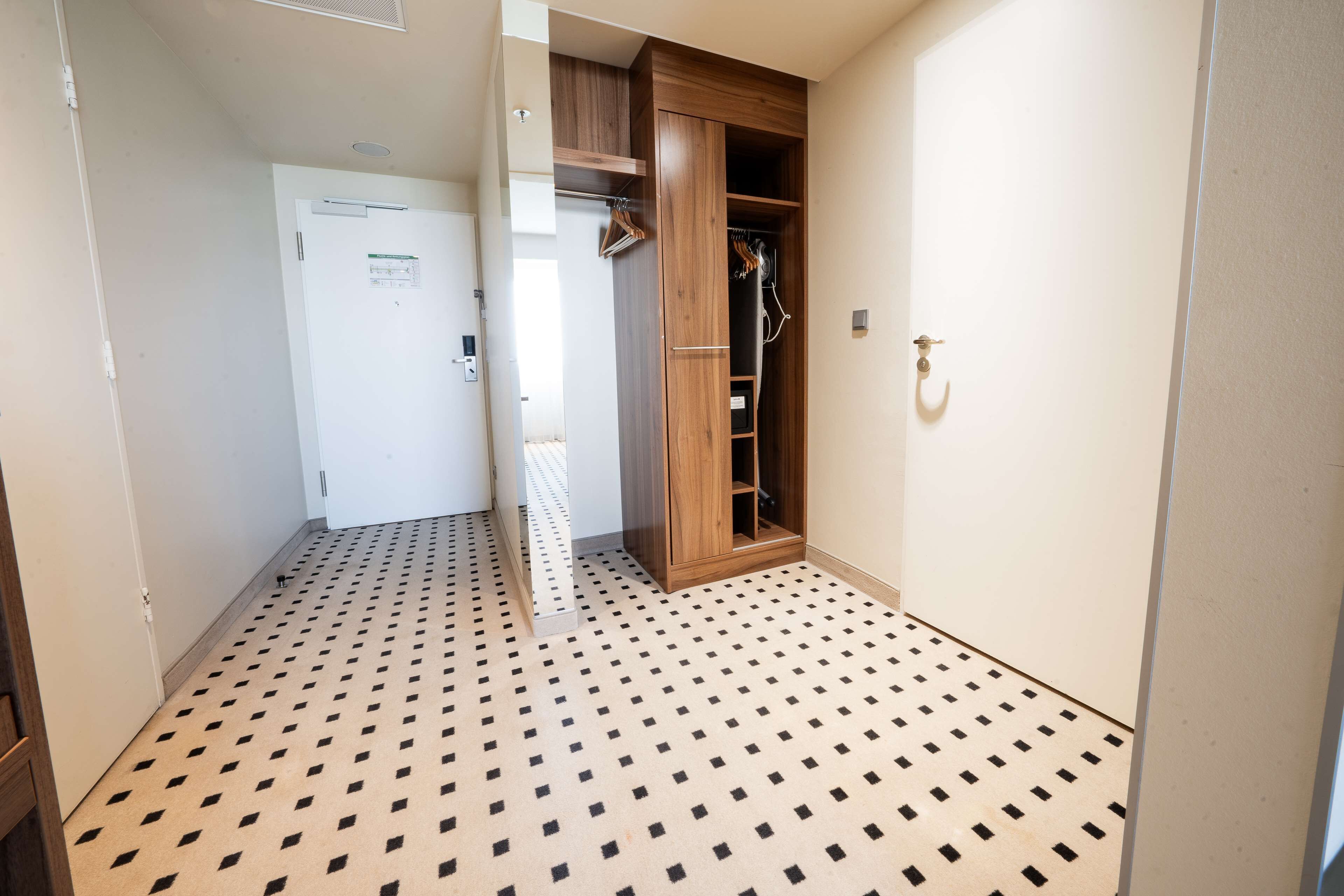 hypo-allergenic bedding, in-room safe, desk, laptop workspace