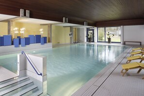 Innenpool, Außenpool (je nach Saison geöffnet)