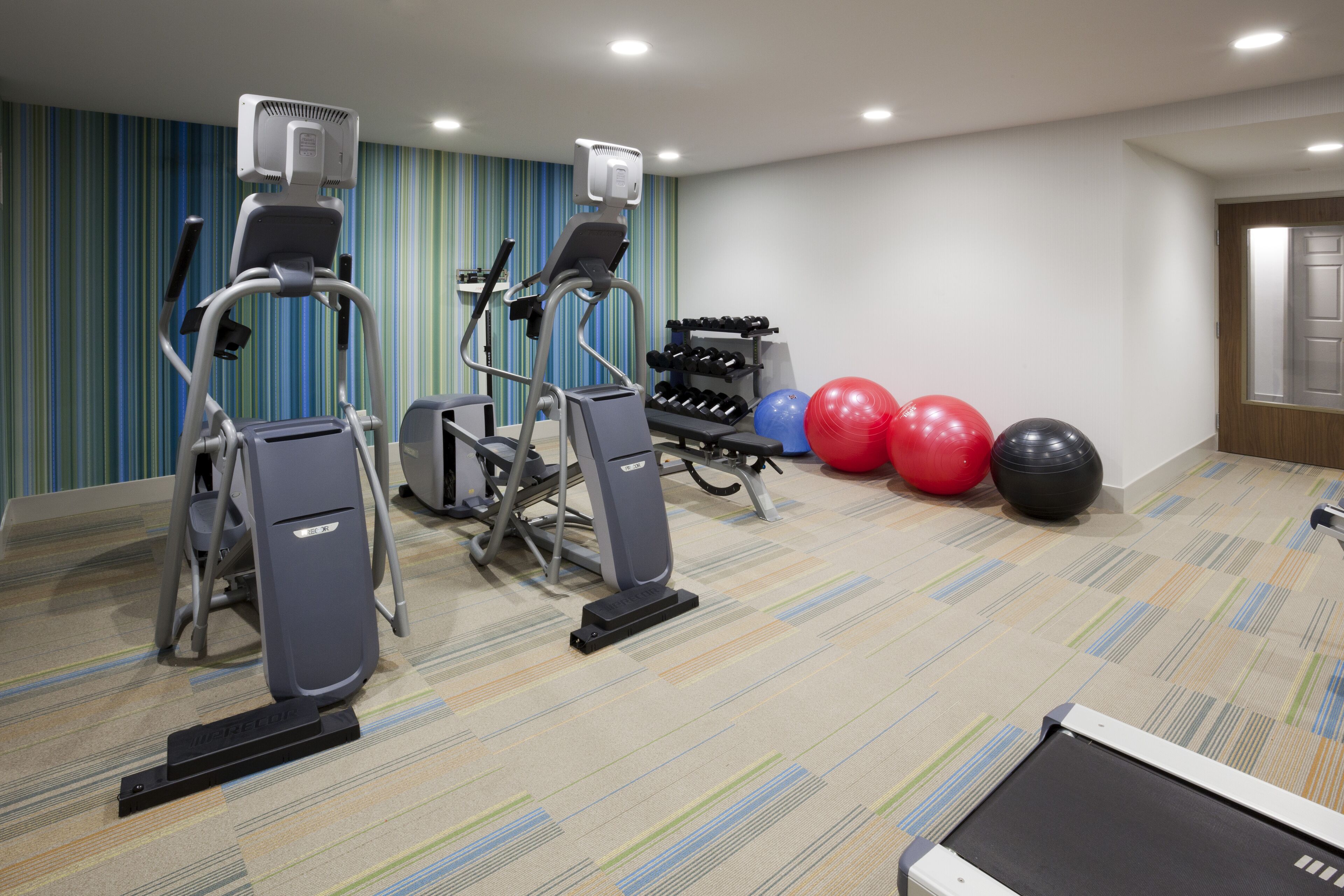 Photo - Holiday Inn Express & Suites Minneapolis - West End by IHG