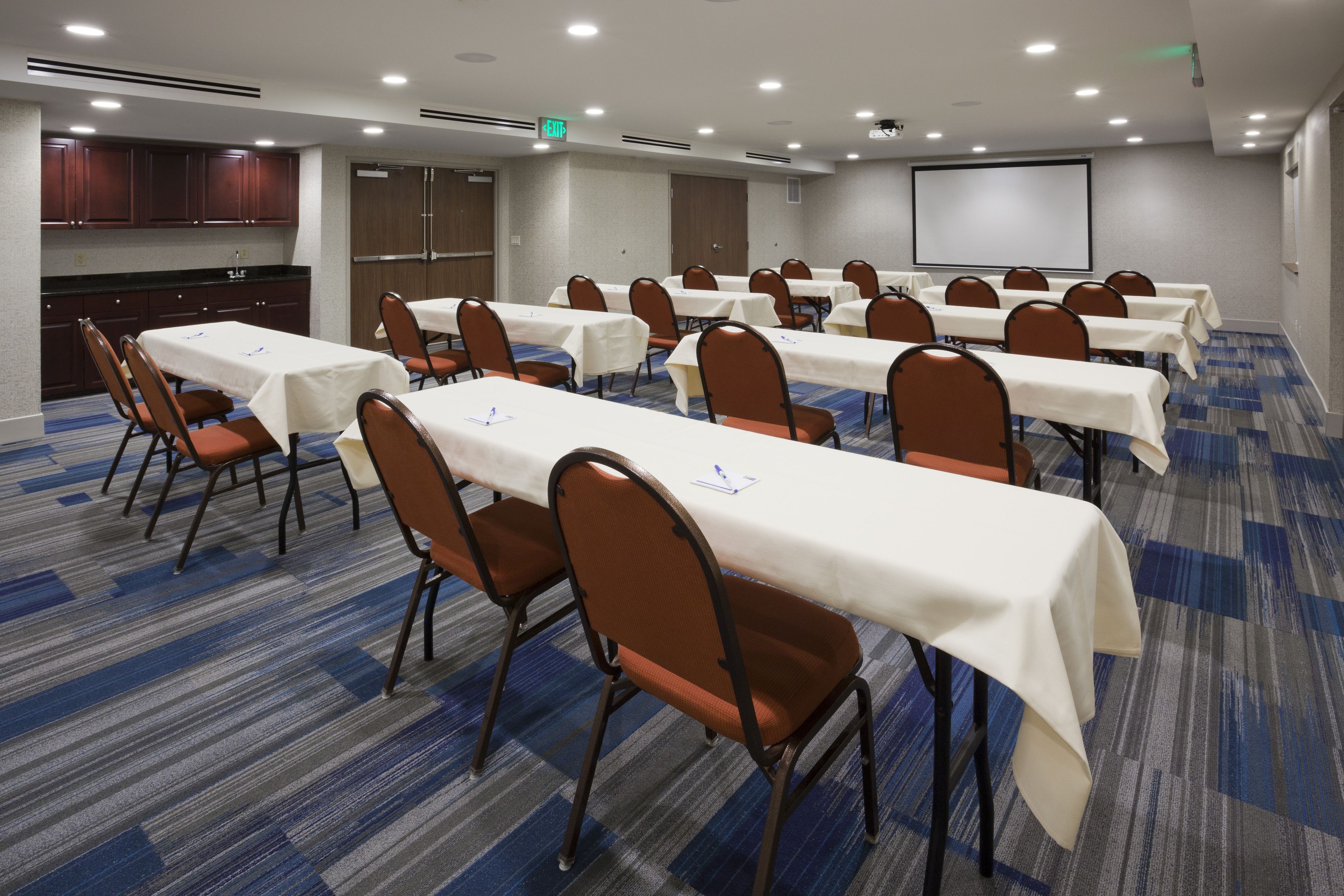 Photo - Holiday Inn Express & Suites Minneapolis - West End by IHG