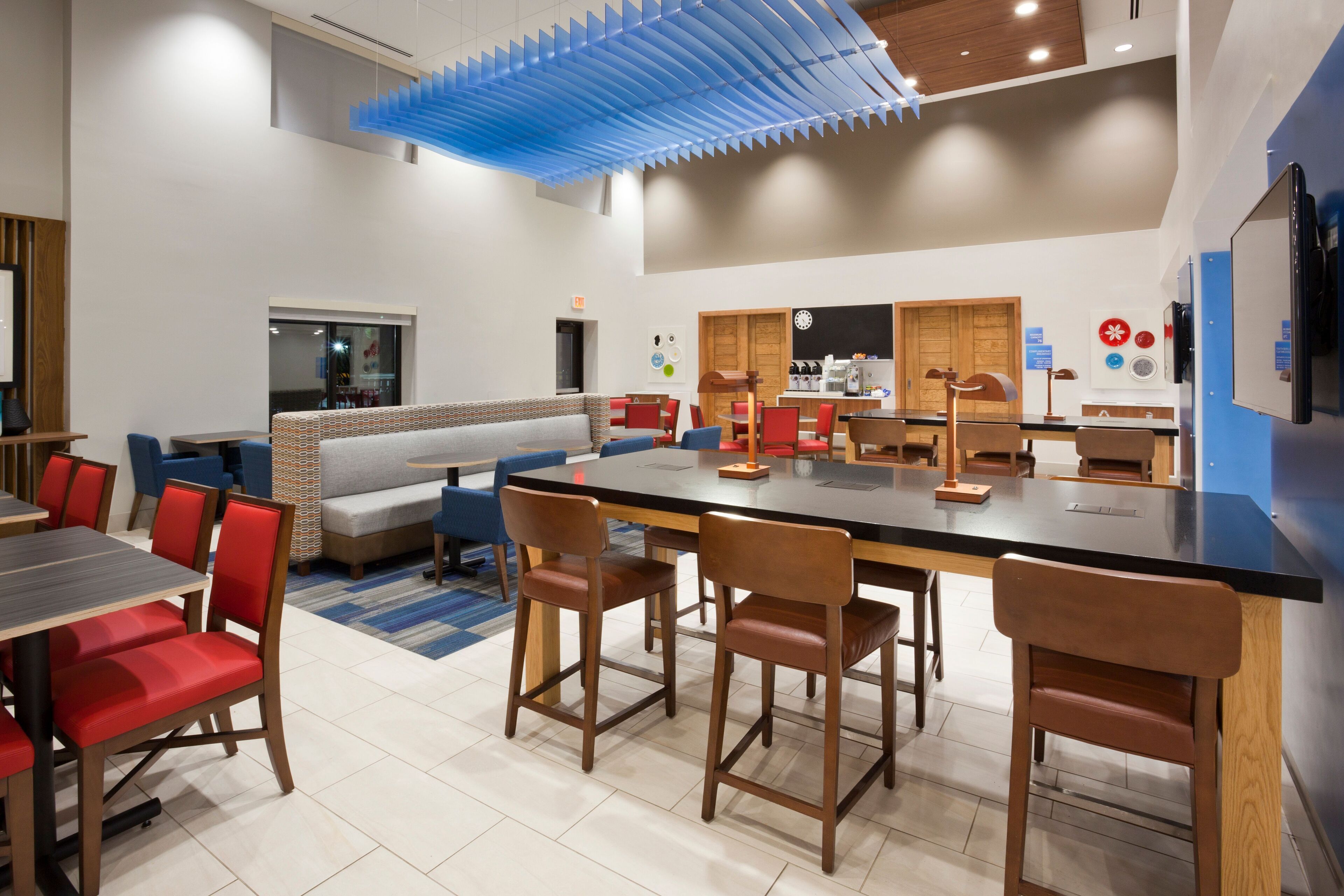 Photo - Holiday Inn Express & Suites Minneapolis - West End by IHG