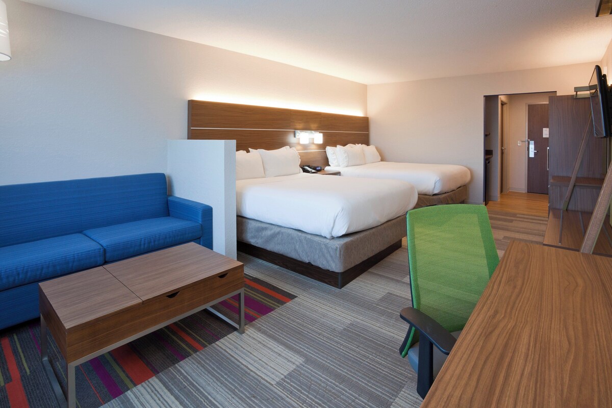Suite, 2 Queen Beds | Desk, iron/ironing board, cribs (free), WiFi (free)