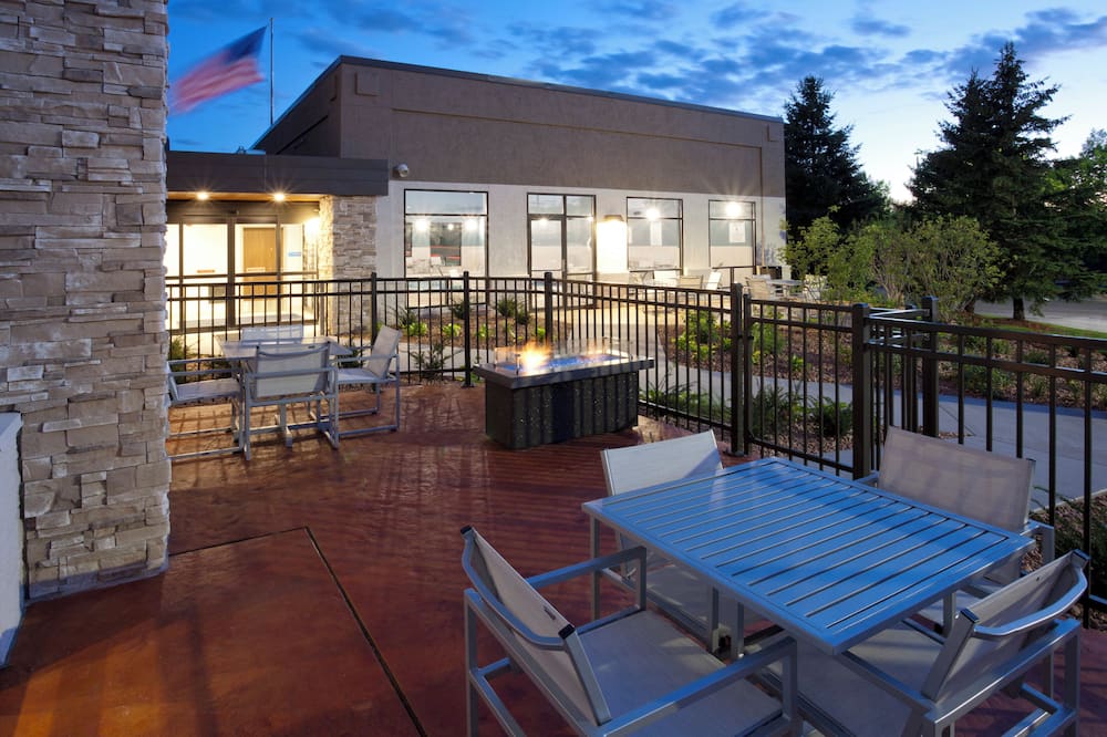 Holiday Inn Express & Suites Minneapolis – West End by IHG