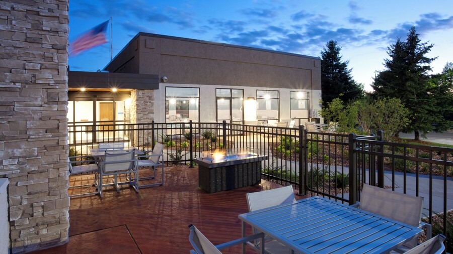 Holiday Inn Express & Suites Minneapolis â West End by IHG