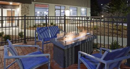 Holiday Inn Express & Suites Minneapolis – West End by IHG