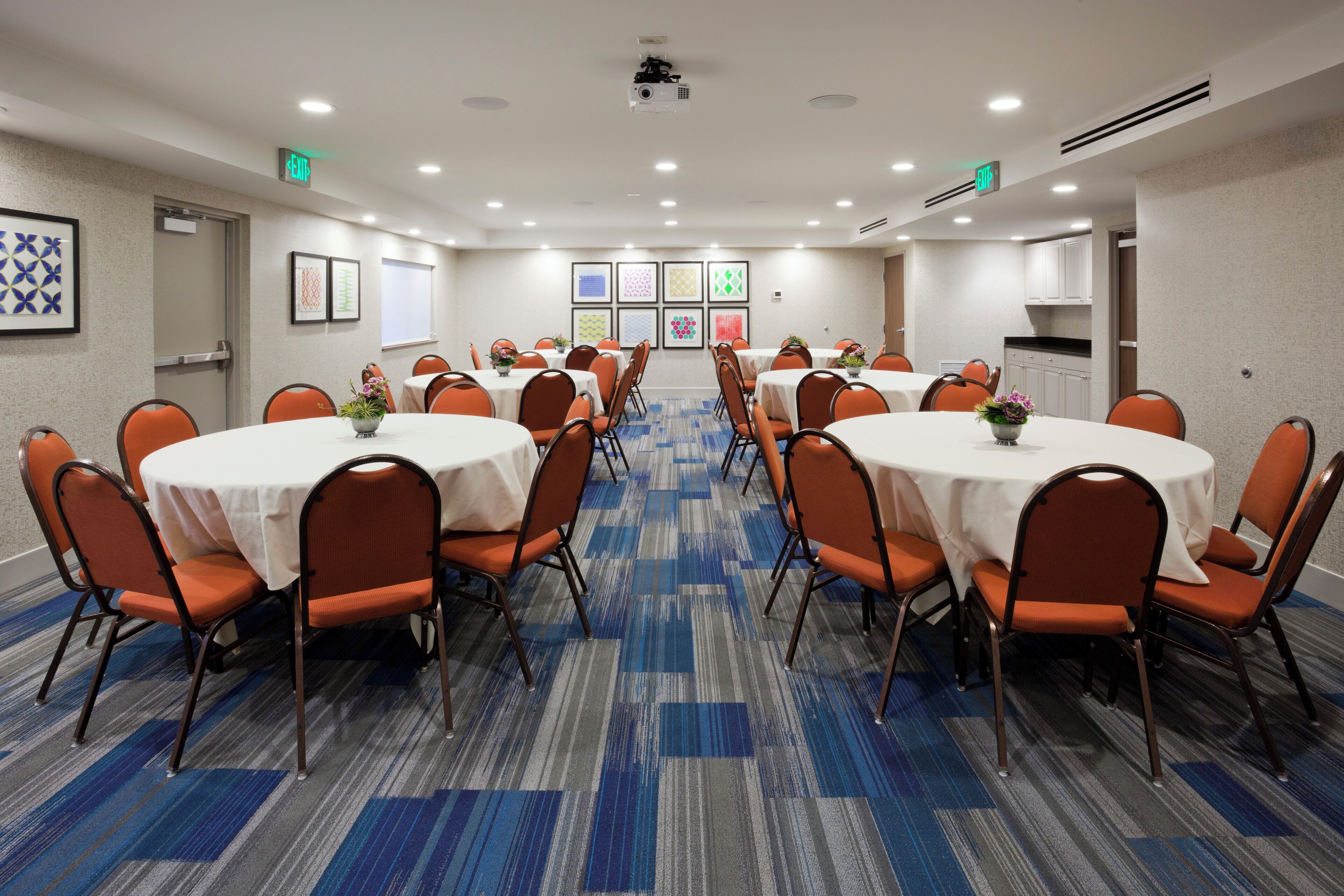 Photo - Holiday Inn Express & Suites Minneapolis – West End by IHG