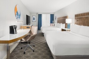 In-room safe, desk, laptop workspace, blackout drapes - Crowne Plaza Hotel Jacksonville Airport/I-95N by IHG (Jacksonville)