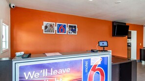 Lobby - Motel 6 Brunswick, GA (Brunswick)
