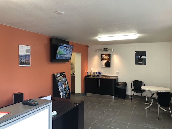 Lobby - Motel 6 Brunswick, GA (Brunswick)