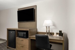 Suite, 2 Queen Beds, Accessible, Non Smoking (Roll-In Shower) | Desk, blackout drapes, iron/ironing board, free cribs/infant beds - Travelodge Inn & Suites by Wyndham Anaheim on Disneyland Dr (Anaheim)