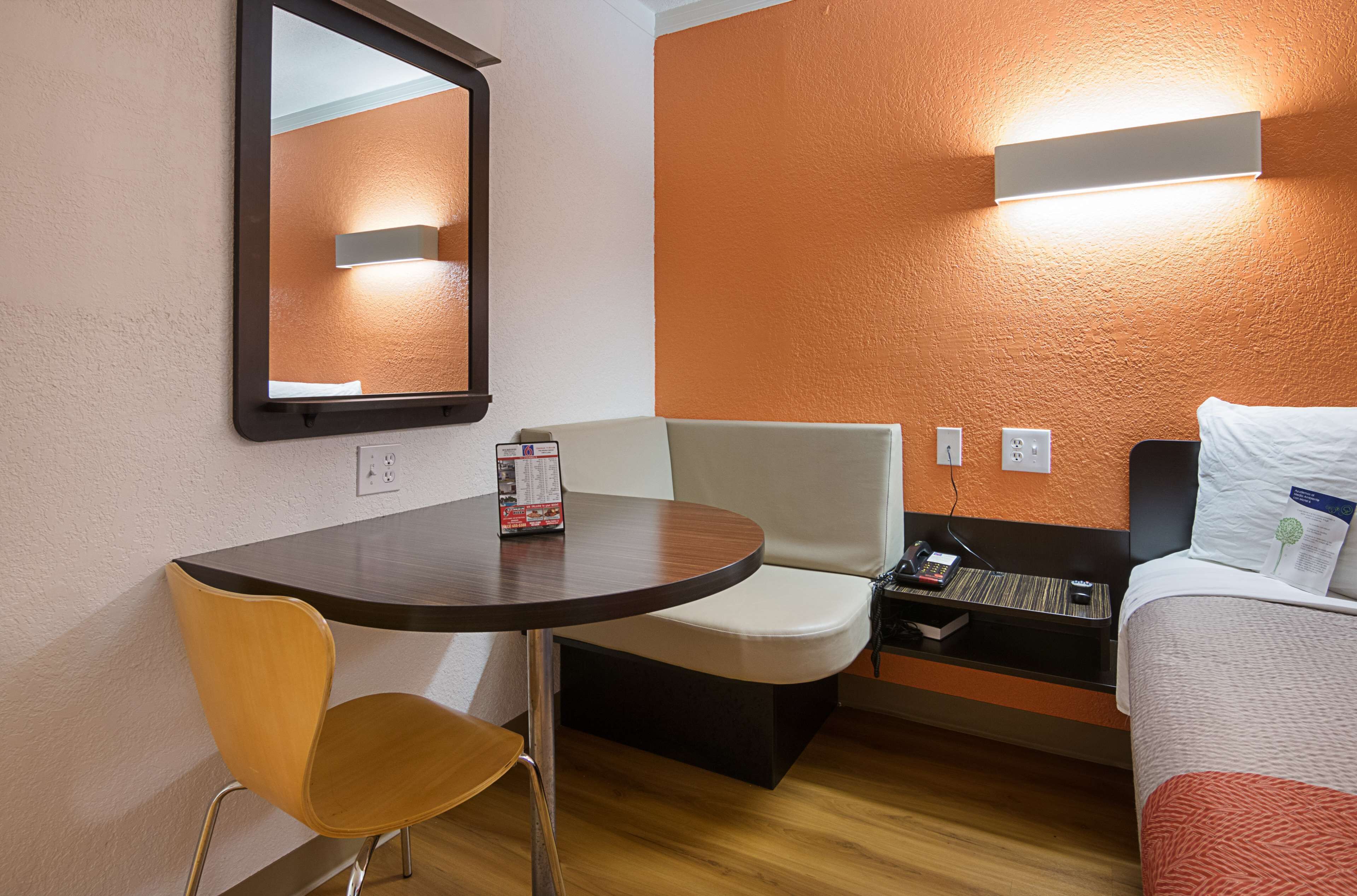 Foto - Motel 6-Tampa, FL - Fairgrounds