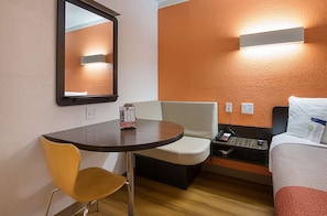 Caja de seguridad en la habitación, wifi gratis y ropa de cama 