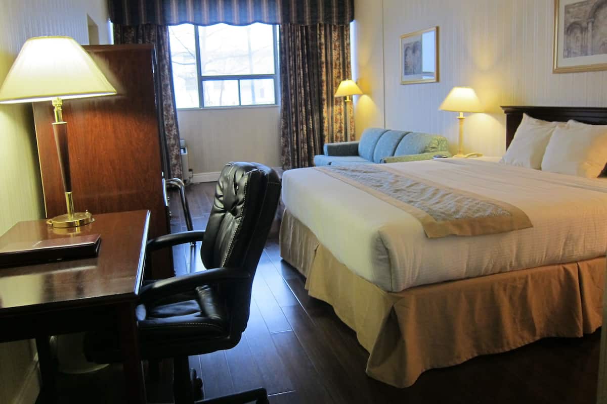 Habitación Deluxe, 1 cama de matrimonio grande con sofá cama, no fumadores | Escritorio, cortinas opacas, tabla de planchar con plancha y wifi gratis