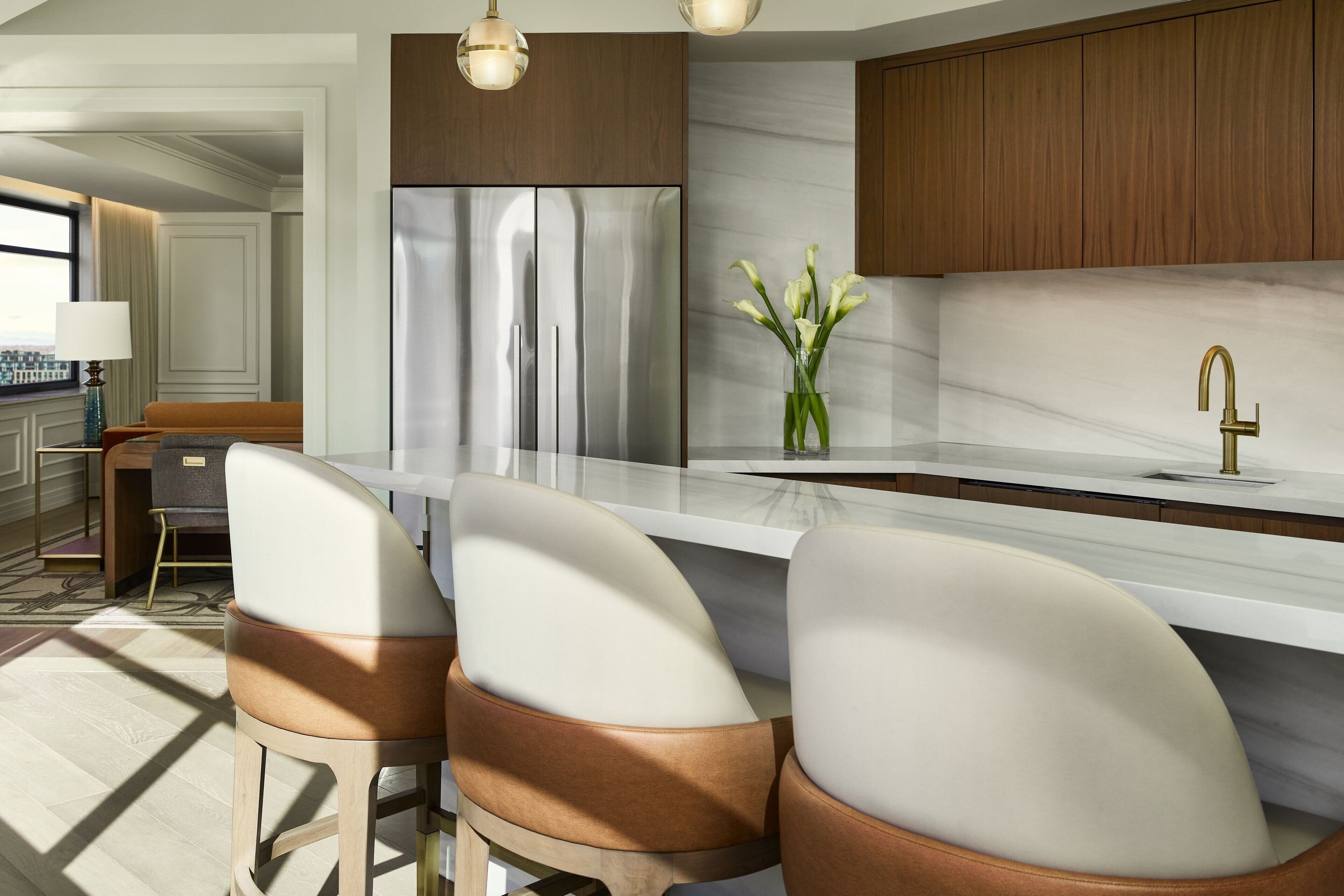 36-inch smart tv with satellite channels, tv, ipod dock