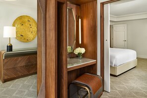 Club Single Room, 1 Bedroom | Premium bedding, in-room safe, desk, laptop workspace