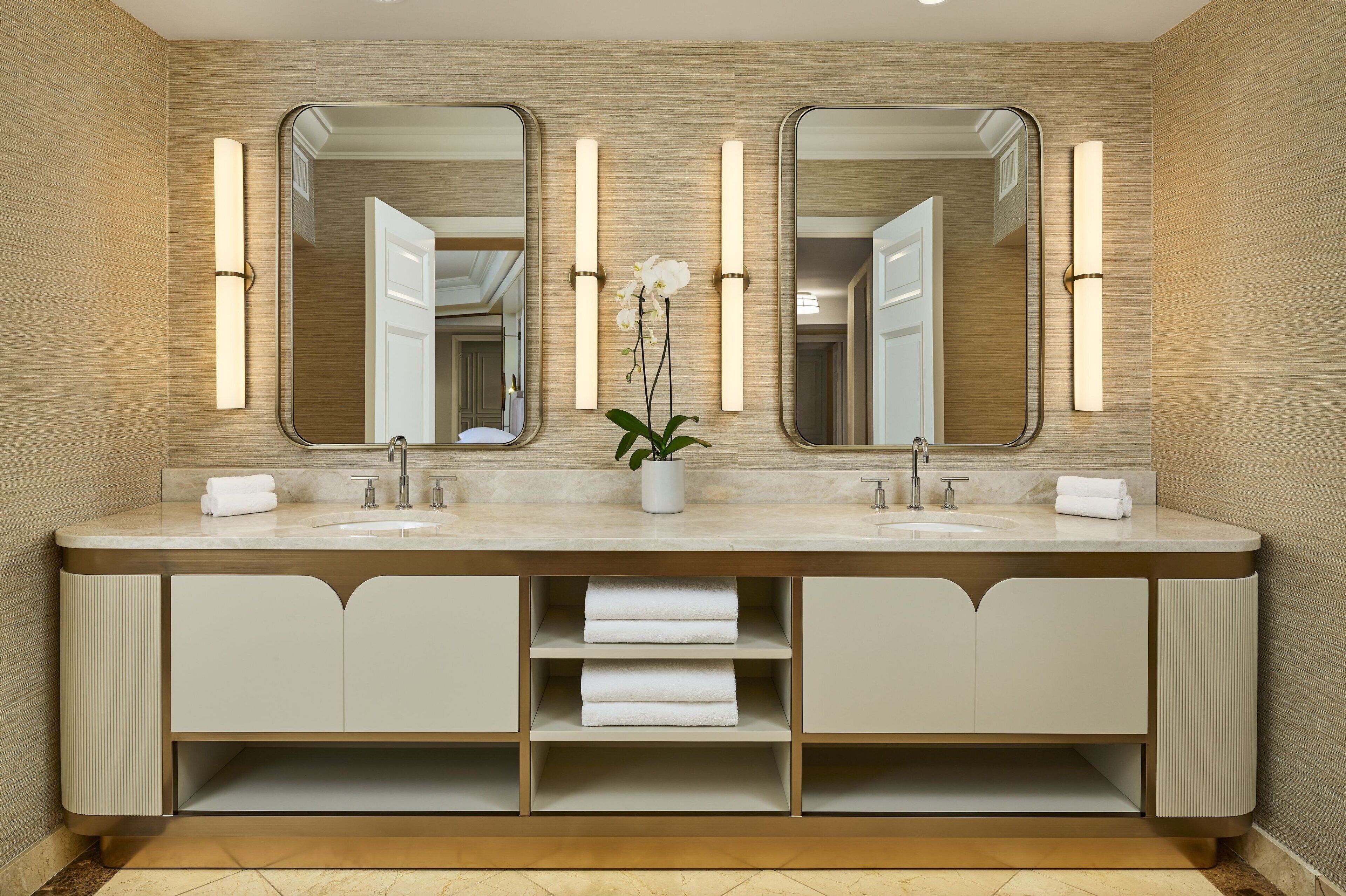 Badewanne und Dusche (separat), Komfortbadewanne
