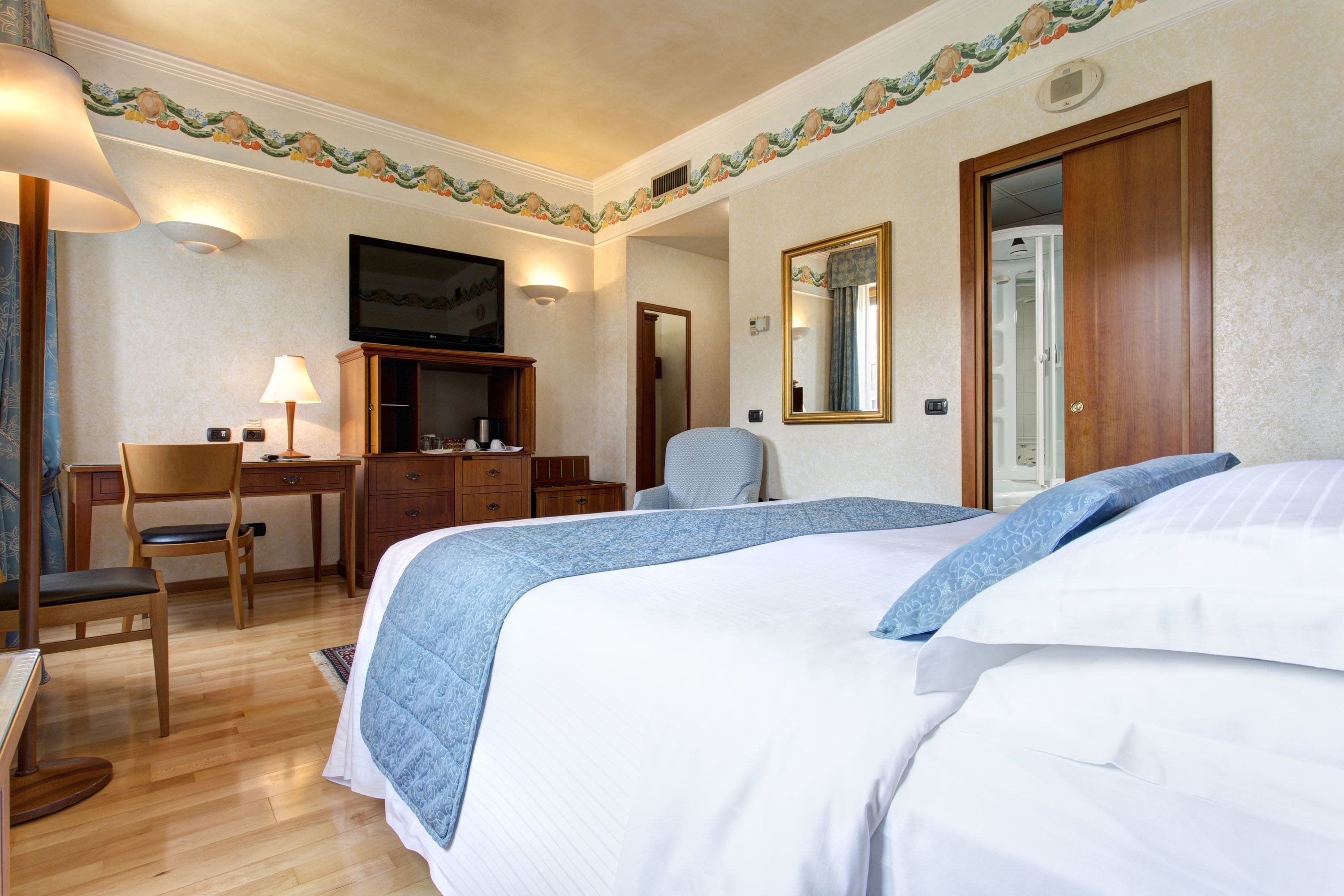 minibar, in-room safe, iron/ironing board, cots/infant beds