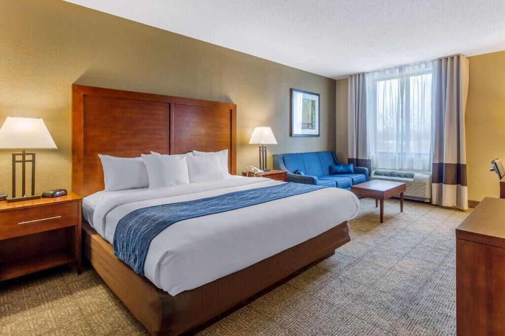 Premium bedding, pillow-top beds, in-room safe, desk