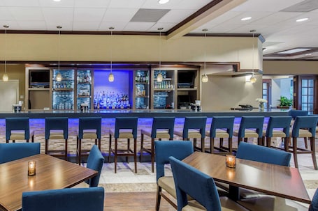 Dinner served, American cuisine