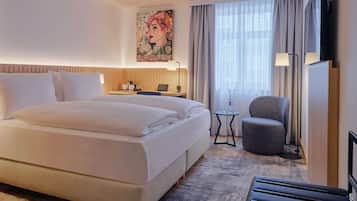 Standard Double Room | In-room safe, desk, laptop workspace, blackout drapes