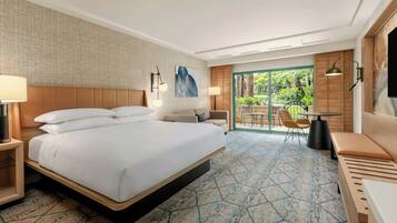 クラブ ルーム キングベッド 1 台 ガーデンビュー | 羽毛の掛け布団、ピロートップベッド、セーフティボックス (室内)、デスク